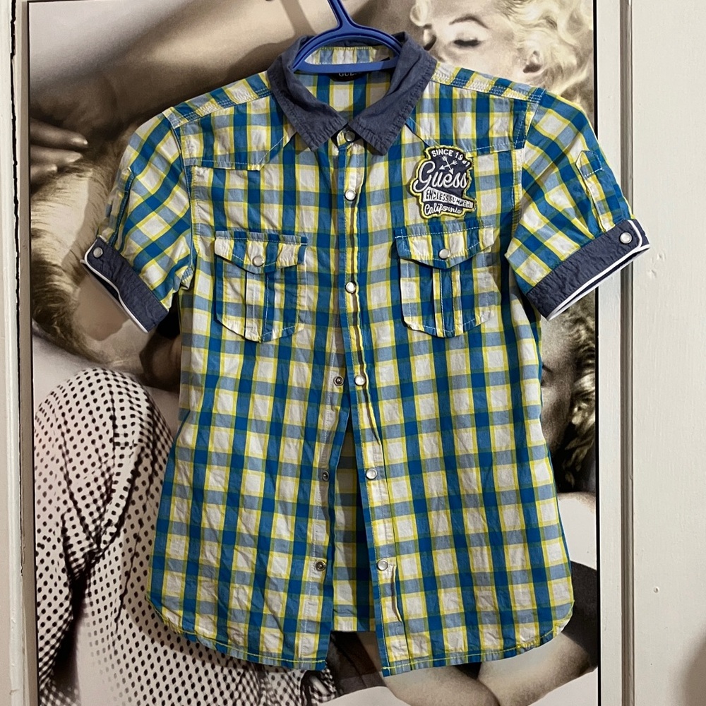2/18$ Guess Short-Sleeve Plaid Button-Down Shirt in Blue & Green